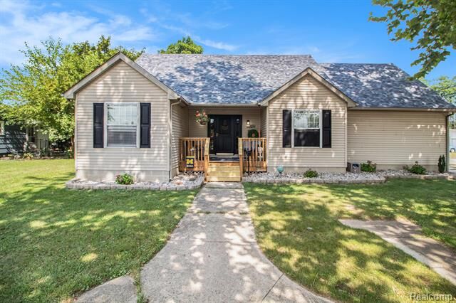Property Photo: 26312 Ypsilanti Street MI 48134