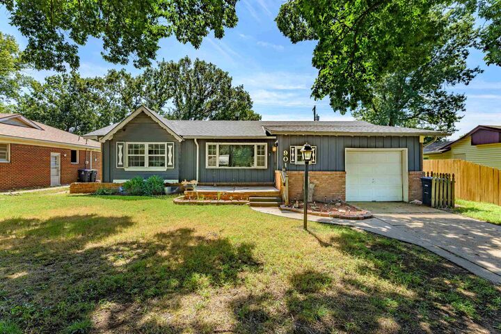 Property Photo: 901 Skyview Dr KS 67042-4172