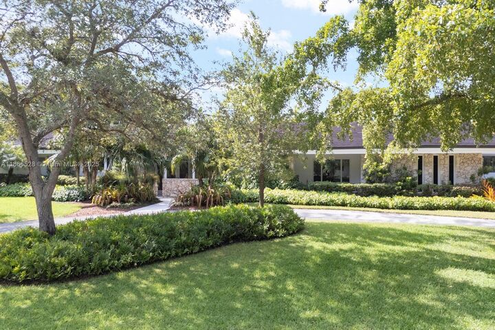 5780 Las Palmas Dr  Coral Gables FL 33156 photo