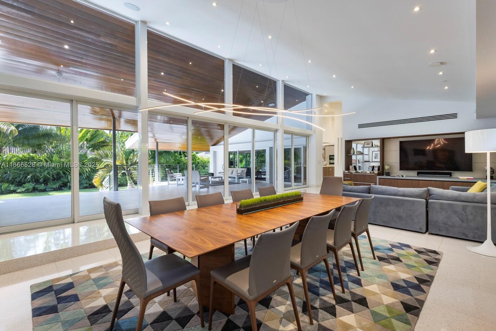 Property Photo:  5780 Las Palmas Dr  FL 33156 