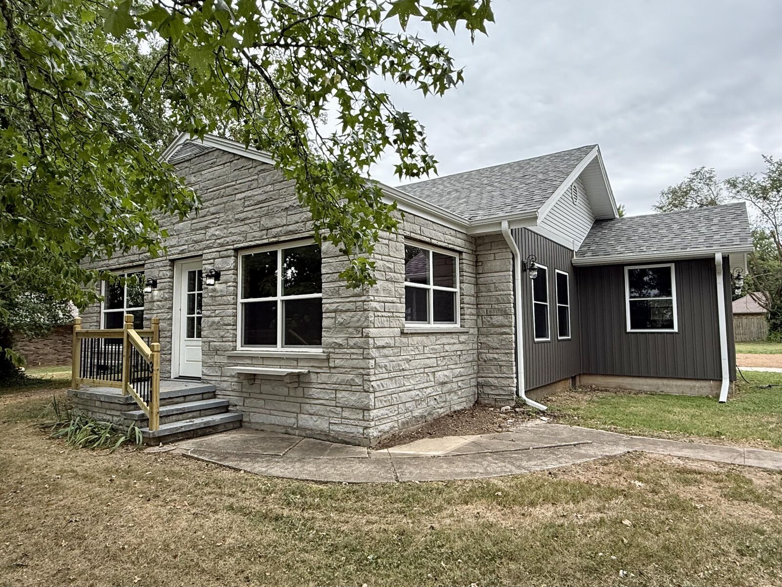 Property Photo: 312 E Grant Street MO 65631