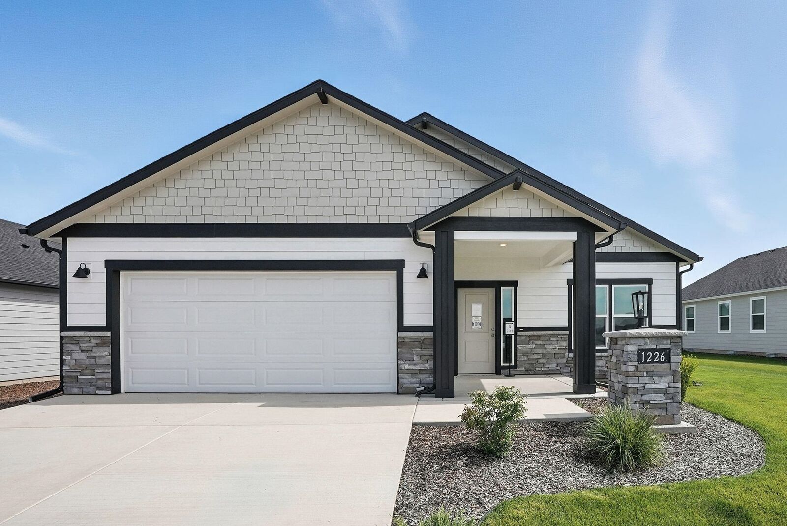 Property Photo: 1226 N High Desert Dr WA 99006