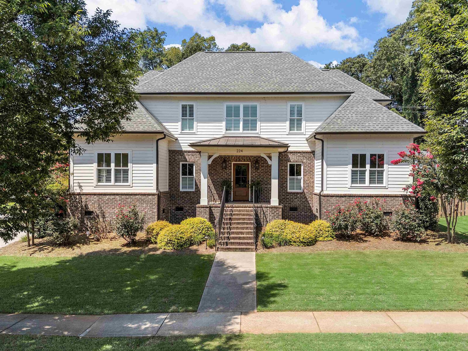 Property Photo: 224 Halifax Ct SC 29302