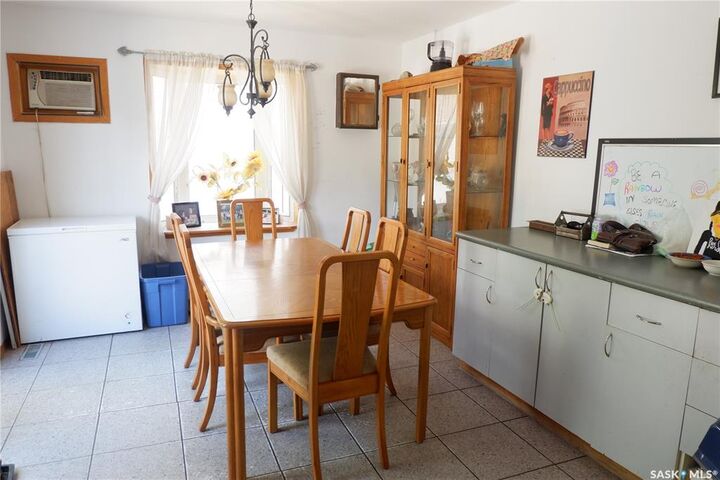 Photo de la propriété:  568 Stadacona Street W  SK S6H 1Z9 
