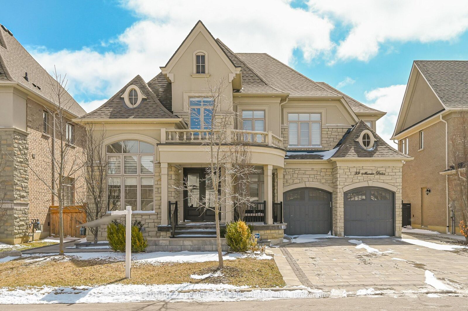 Photo de la propriété: 39 Munsie Drive ON L7B 0N8