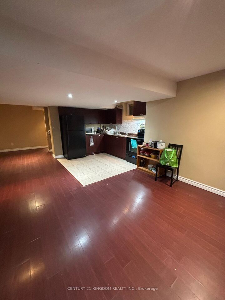 Photo de la propriété: 223 Dymott Avenue Bsmt ON L9T 1N1