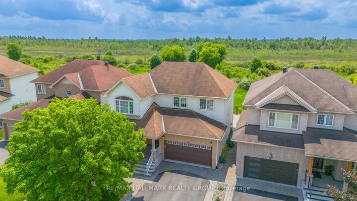 182 Felicity Crescent  Orleans - Convent Glen and Area ON K1W 0C2 photo