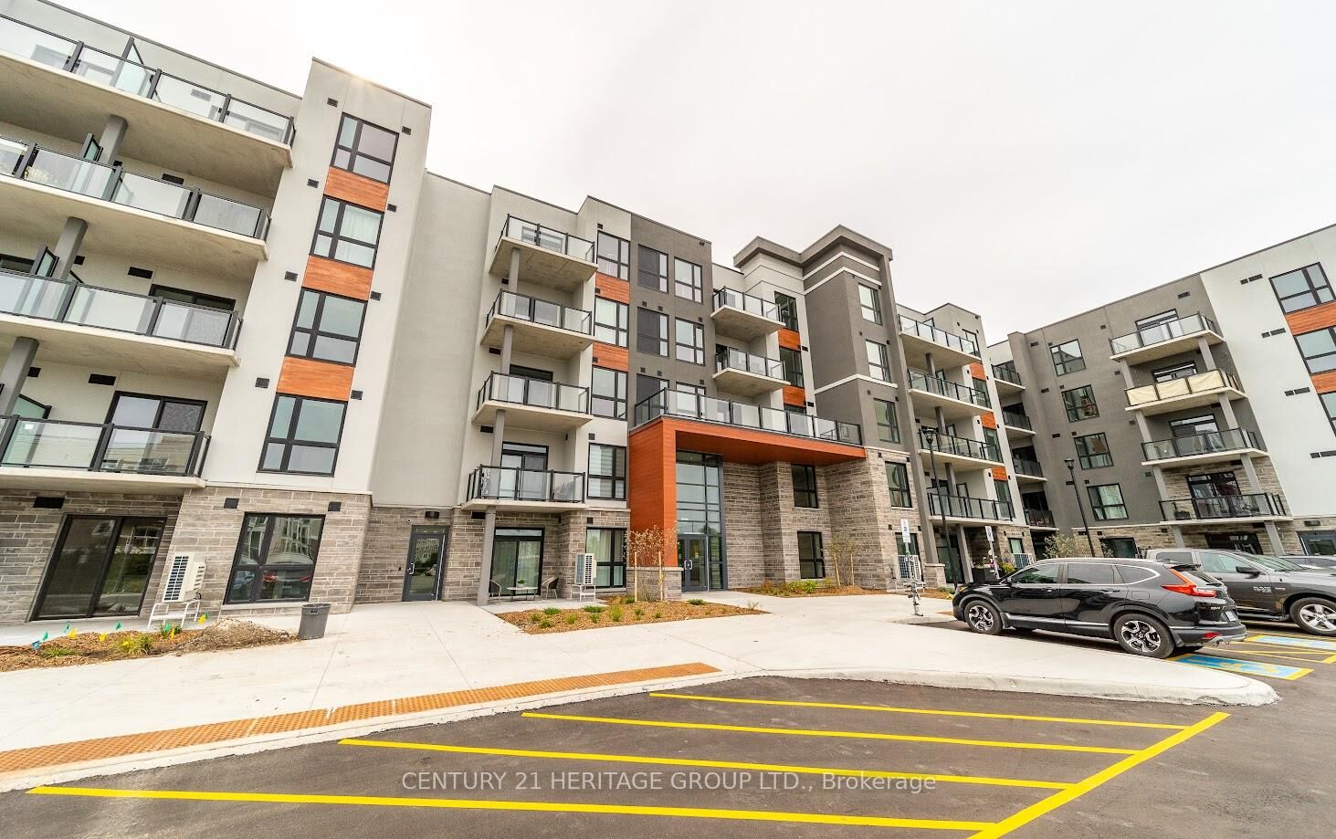 Property Photo: 4 Kimberly Lane 326 ON L9Y 5T6
