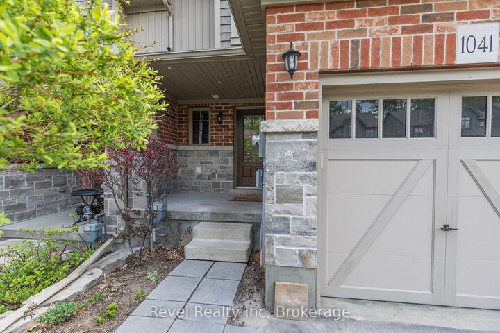 Property Photo: 1041 Cook Drive ON L4R 0E4