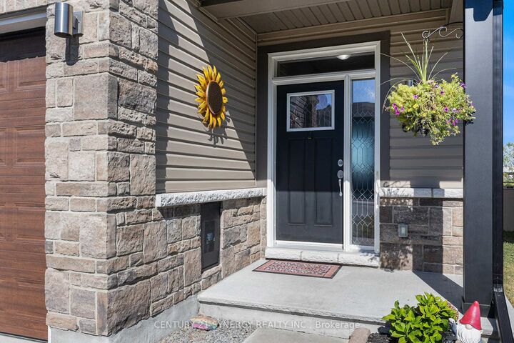Property Photo:  63 Stokes Drive  ON K7C 0J6 