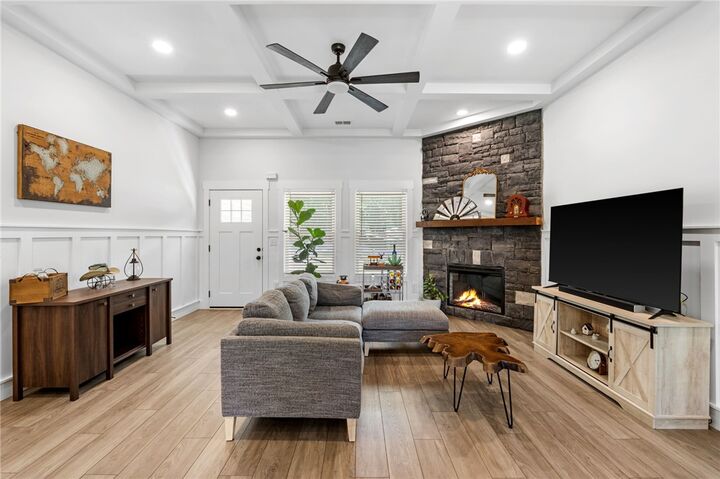 Property Photo: 701 Shamrock Lane SC 29621