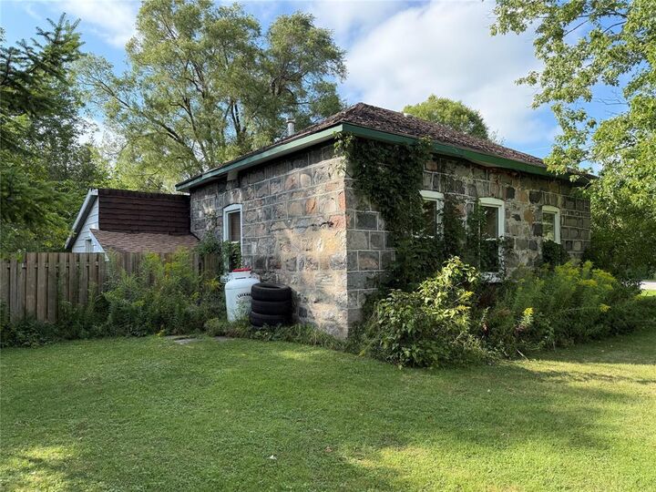 Property Photo: 604 Gough Street ON N0G 2H0