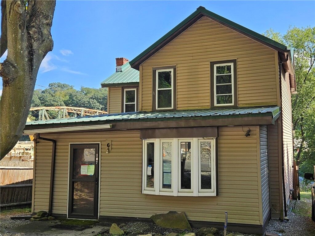 Property Photo:  107 High Street  PA 15618 