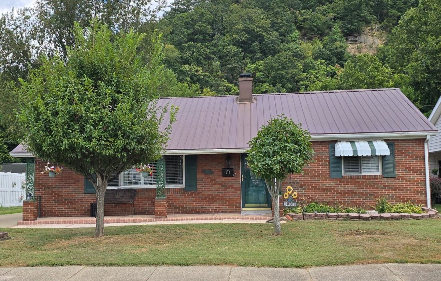 Property Photo: 1513 Karin St Ironton OH 45638-0000