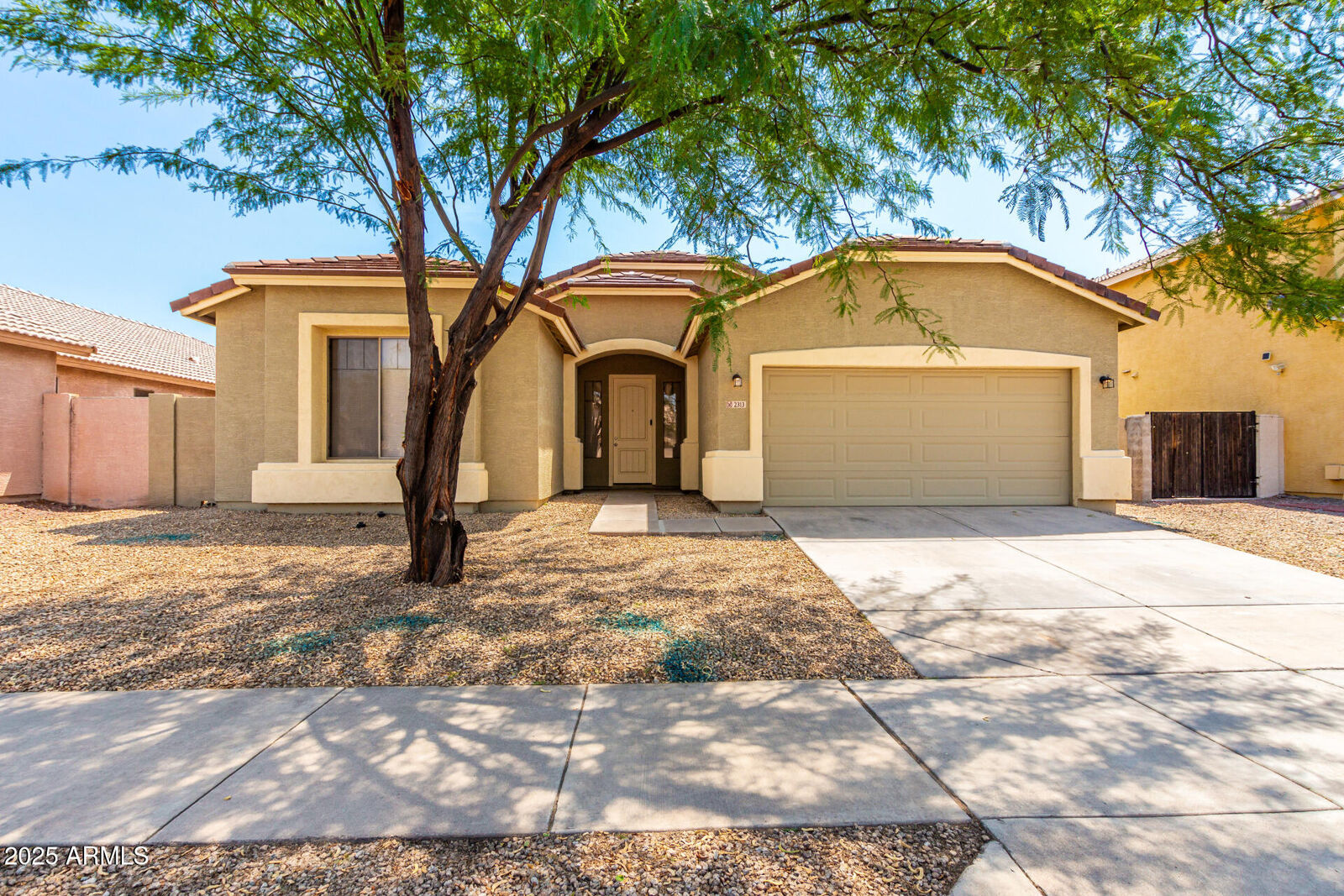 Property Photo:  2313 W Carter Road  AZ 85041 