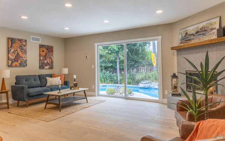 Property Photo: 2915 Cree Court CA 95403