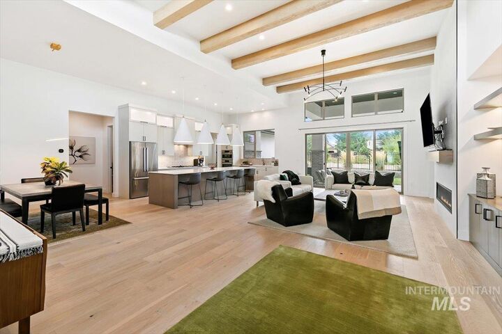 Property Photo:  4535 E Copper Point Drive  ID 83642 