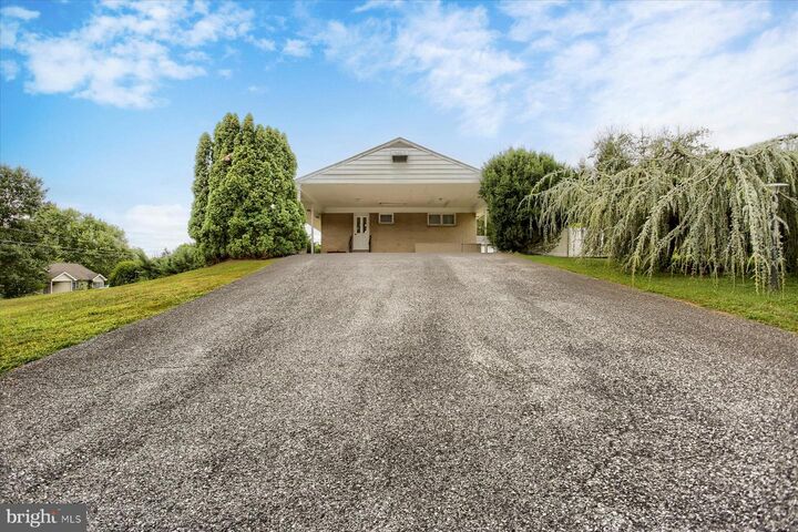 Property Photo: 491 Pine Ridge Circle PA 17339
