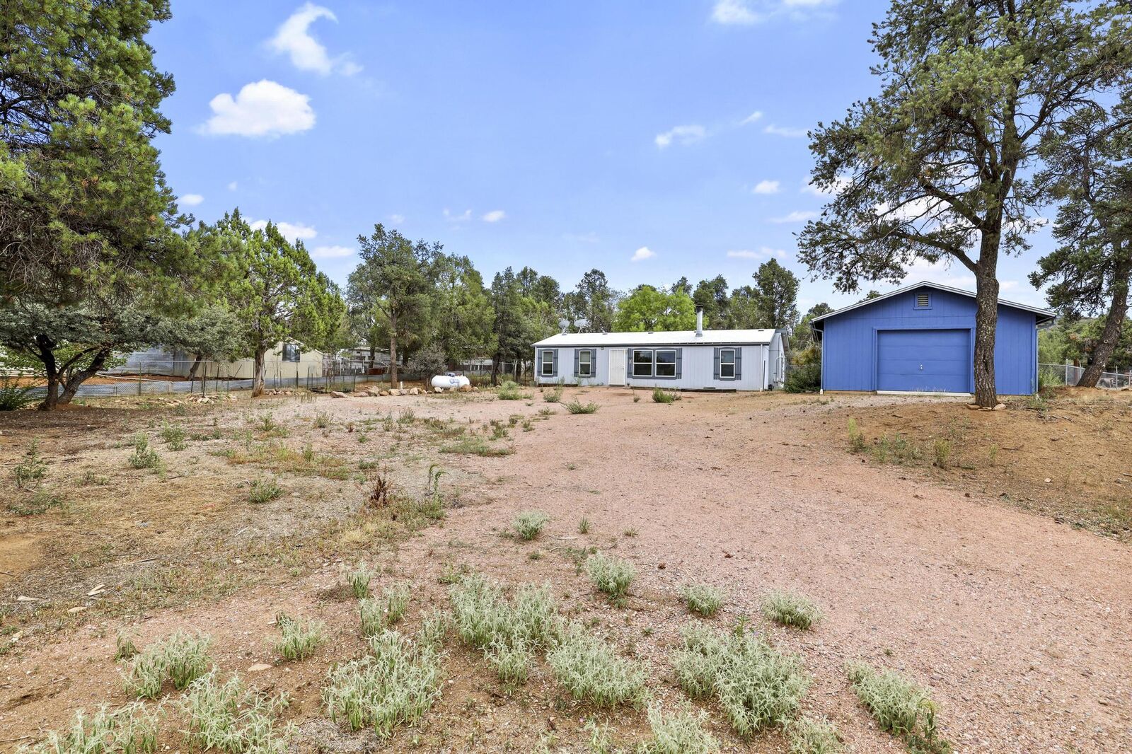 Property Photo:  320 W Round Valley Road  AZ 85541 