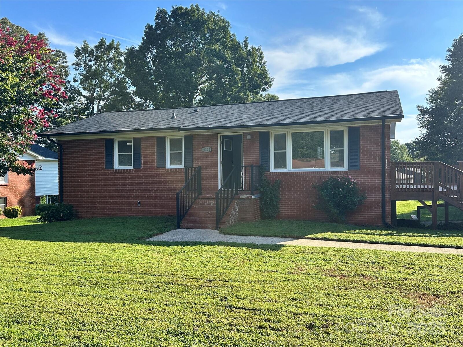 Property Photo: 6124 Avalon Drive NC 28081