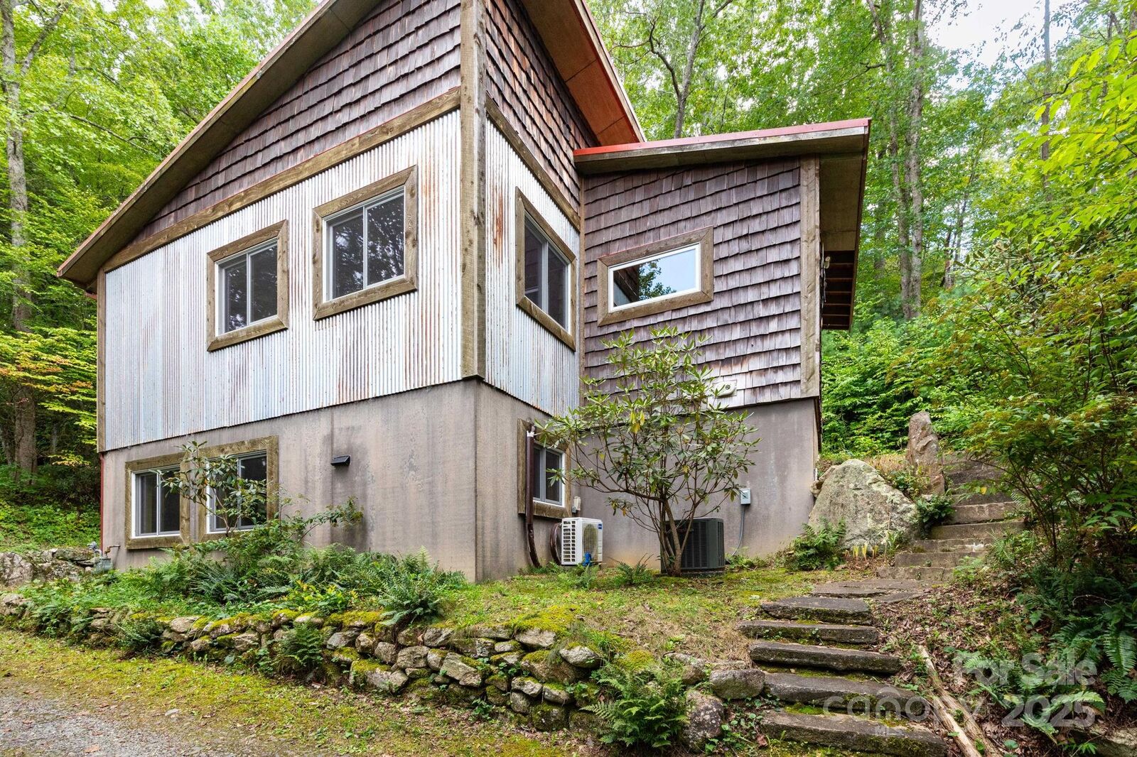 Property Photo:  212 Yates Avenue  NC 28711