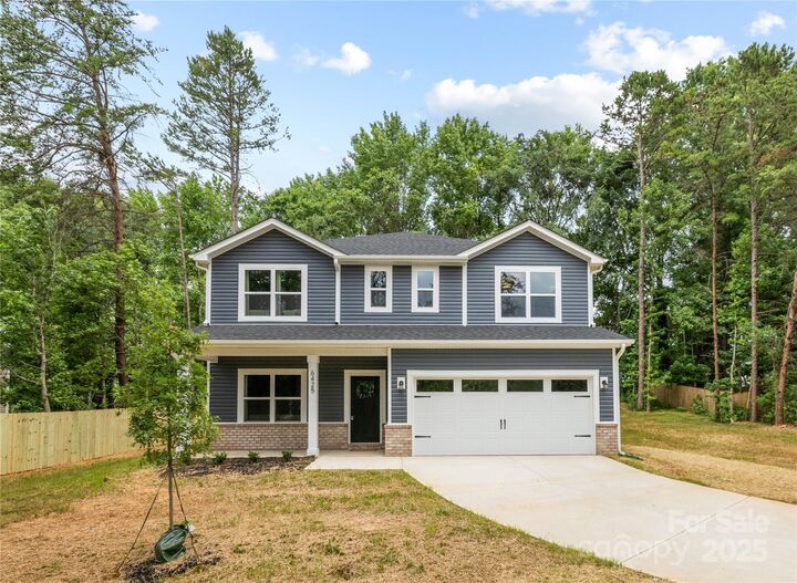 4445 Garvin Drive  Charlotte NC 28269 photo