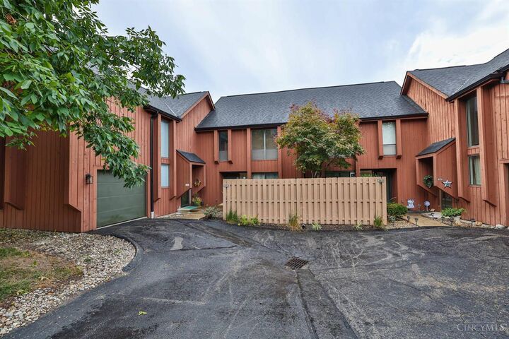 Property Photo: 8335 Summerbridge Way OH 45069