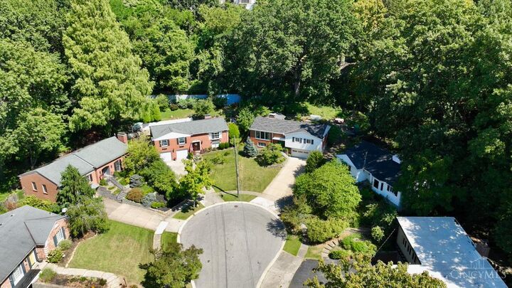Property Photo: 430 Heatherhill Lane OH 45206