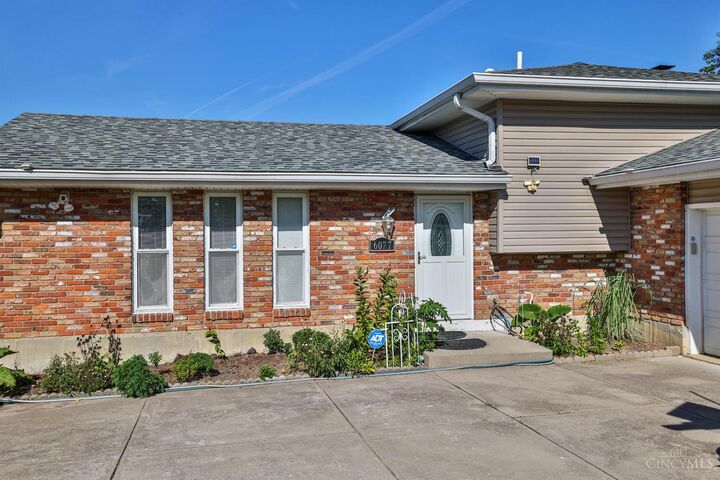 Property Photo: 6077 Snowhill Drive OH 45011