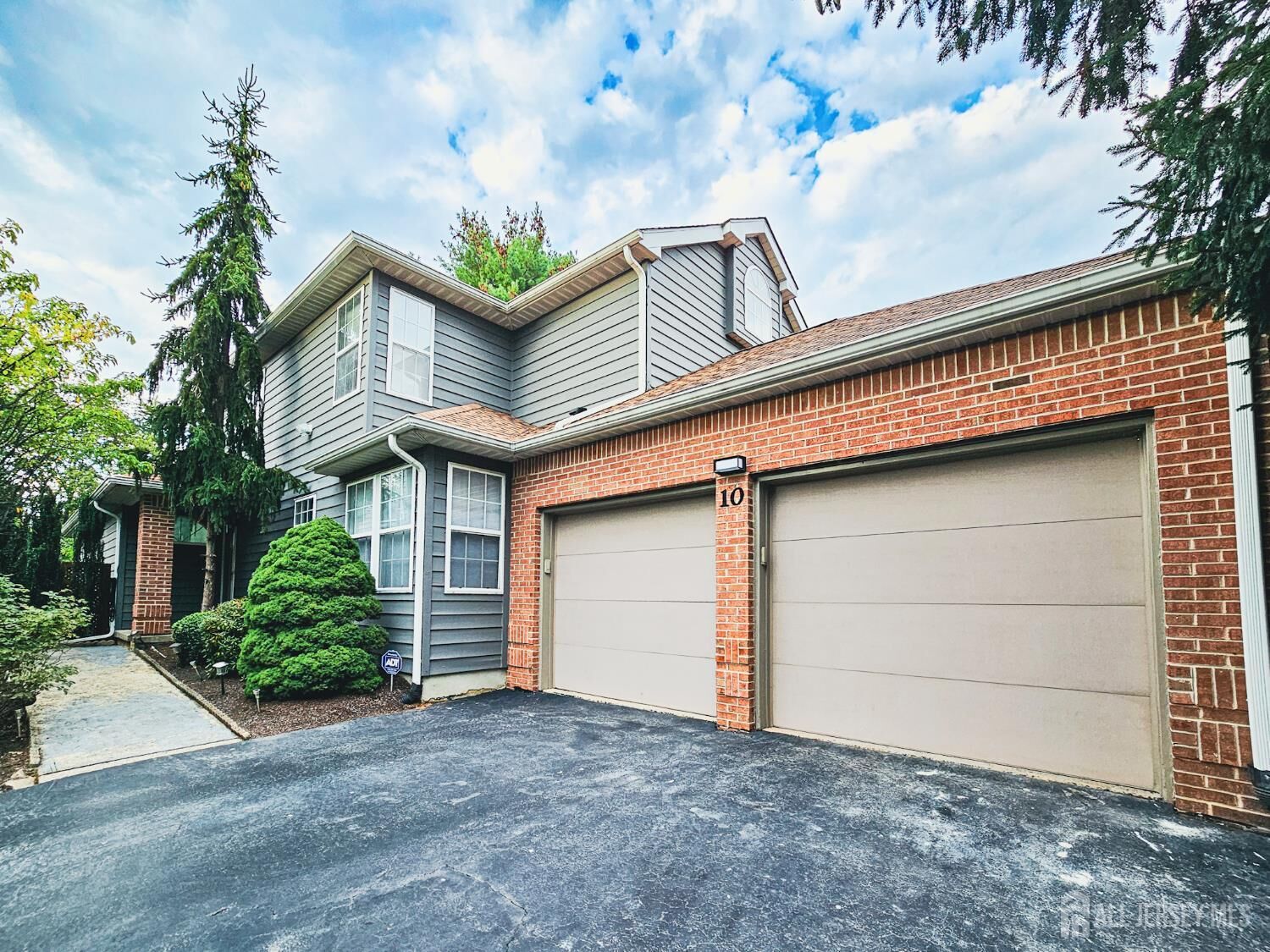 Property Photo: 10 Sawgrass Court NJ 08831