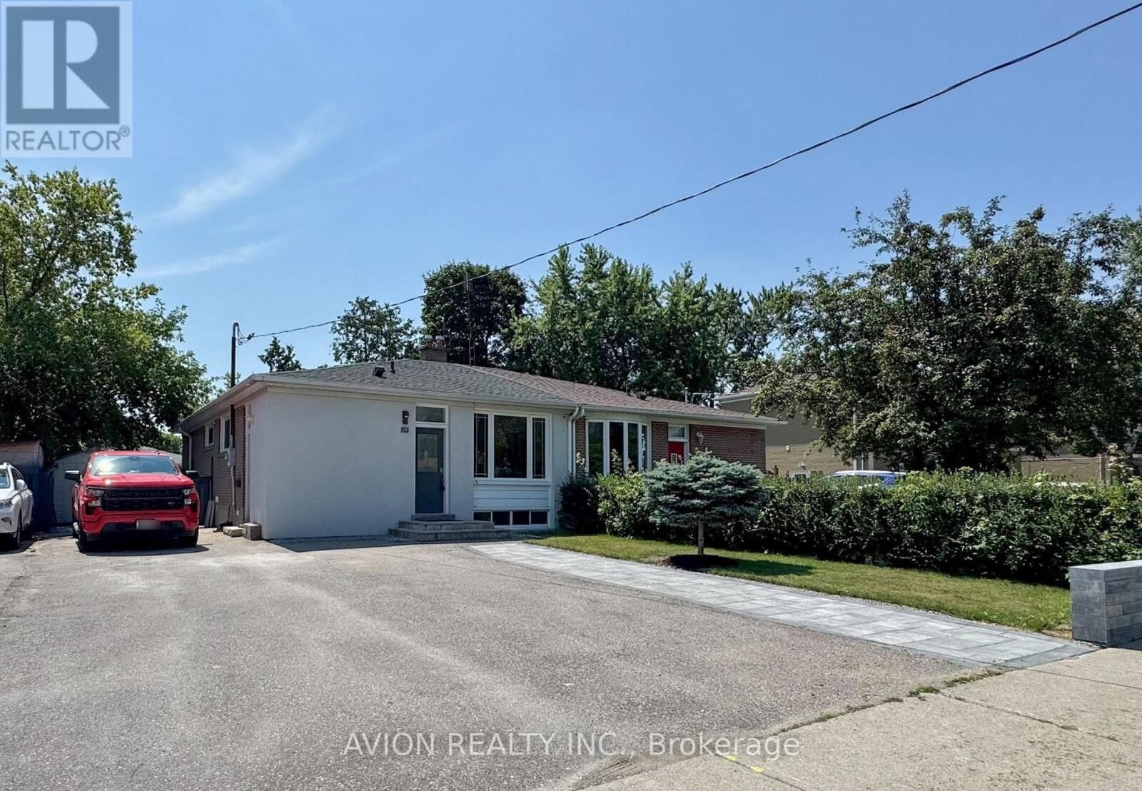 Property Photo: 246 Beechy Drive ON L4C 2X7