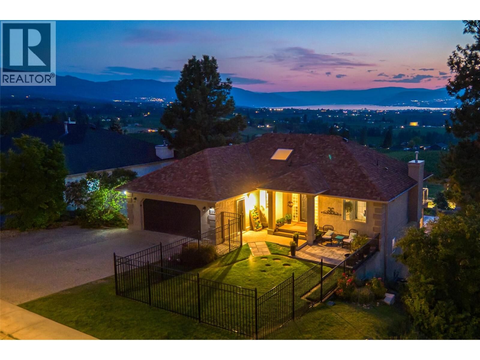 Property Photo: 880 Ackerman Court BC V1X 7L2