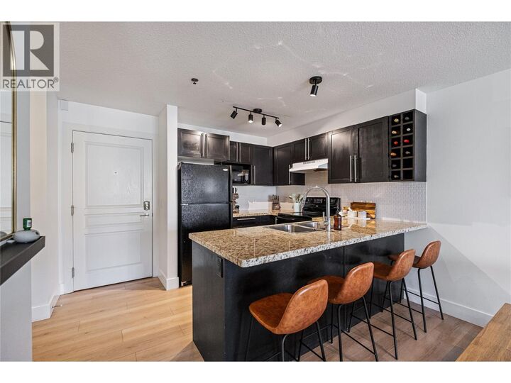 Property Photo: 1093 Sunset Drive 307 BC V1Y 9Z4