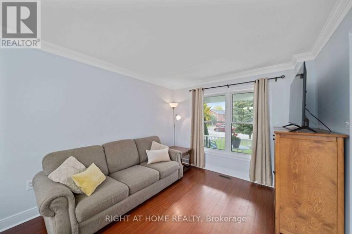 Property Photo: 9 Ward Drive ON L4N 7N9