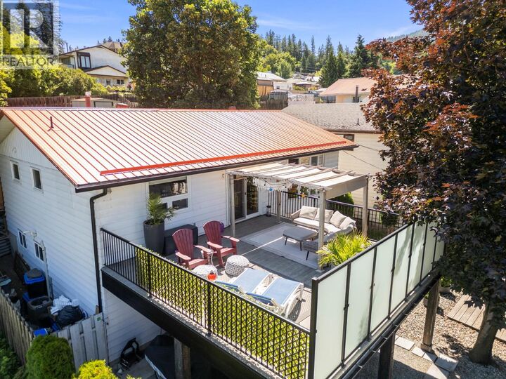 Property Photo: 230 6 Street Southeast BC V1E 4E8