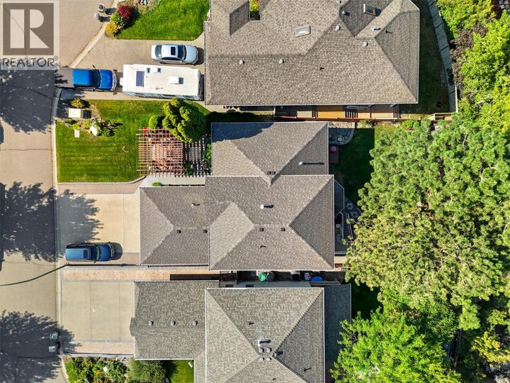 Photo de la propriété:  225 Sunhill Court  BC V2E 2P5 