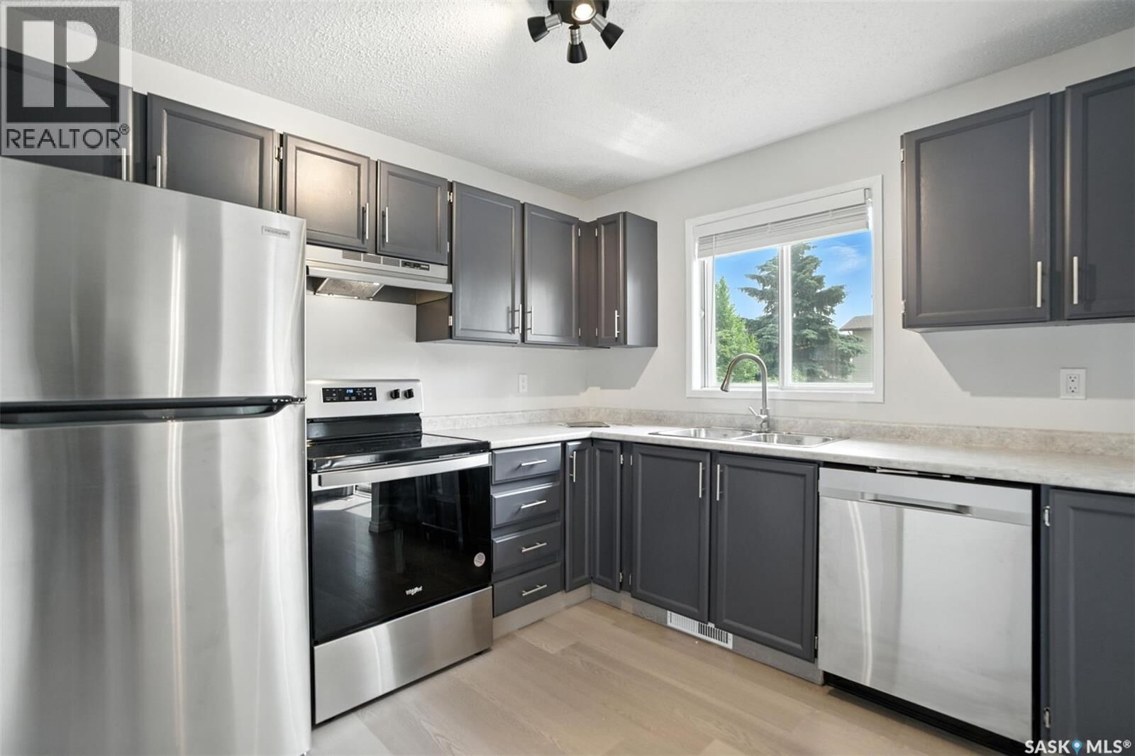 Property Photo: 238 Stillwater Drive SK S7J 4K3