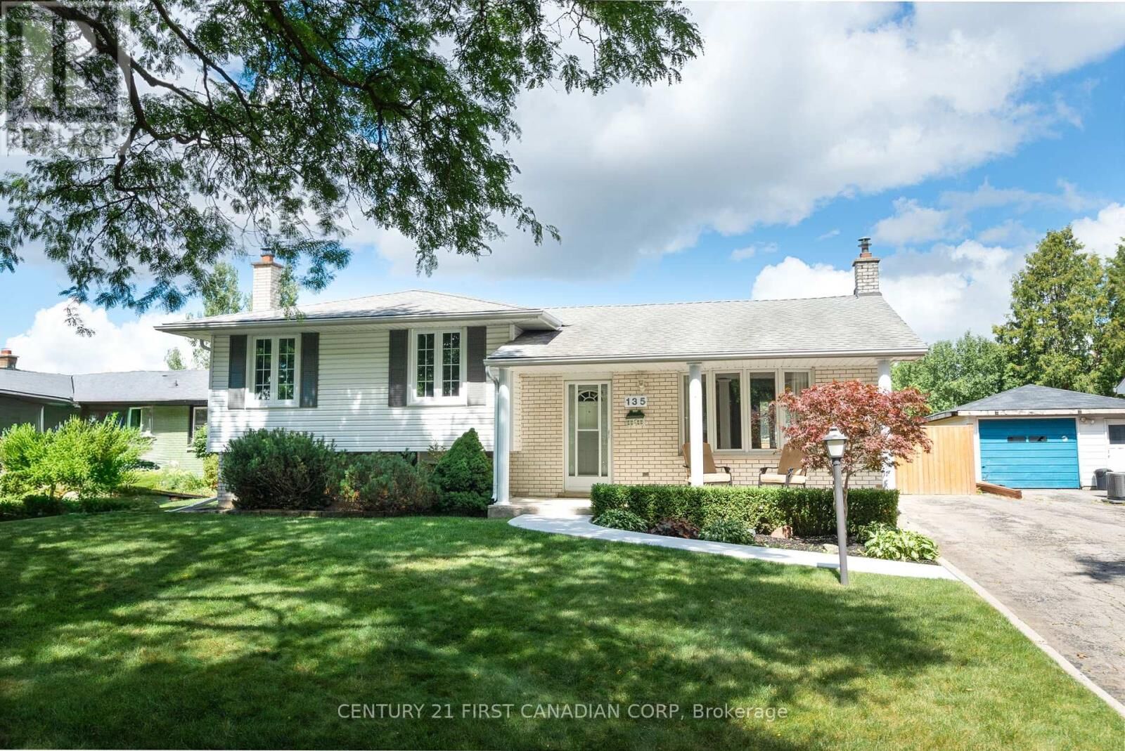 Property Photo: 135 Downing Crescent ON N6C 3C7