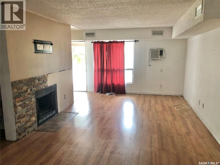 Property Photo:  162 160 Gore Place  SK S4T 7S4 
