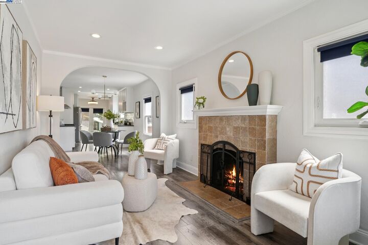 Property Photo: 9340 Thermal St CA 94605