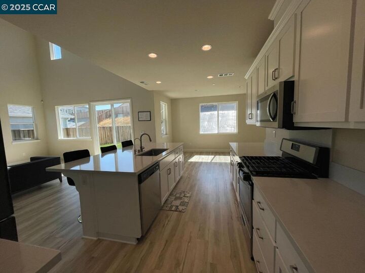 Property Photo:  5541 Promontory Way  CA 94531 