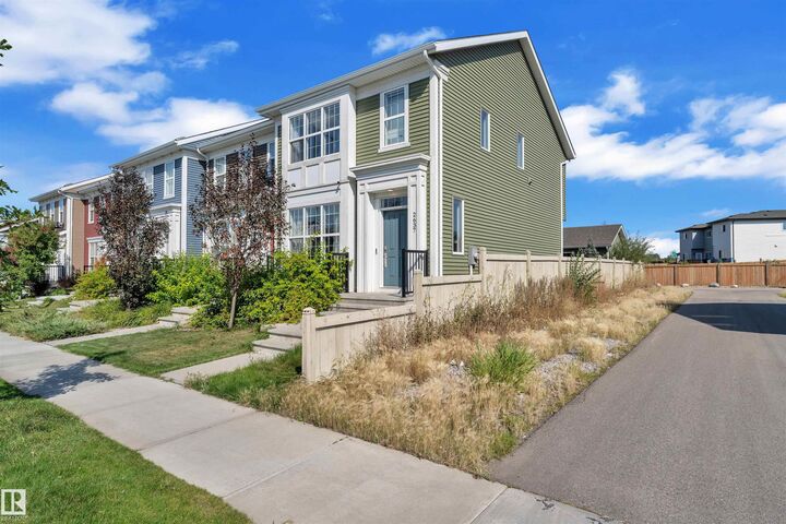 Property Photo: 2637 Maple Way NW AB T6T 2E9