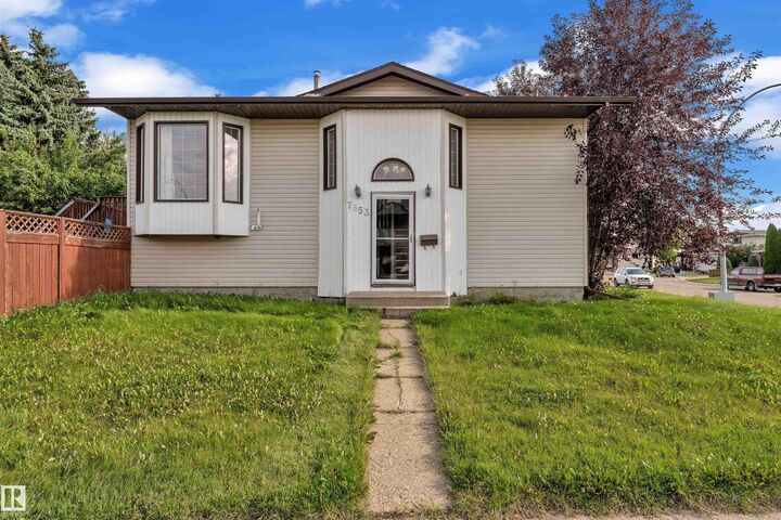 7853 26 Avenue NW  Edmonton AB T6K 3S7 photo