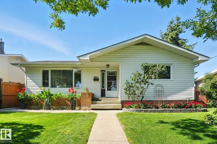8814 160 Street NW  Edmonton AB T5R 2H7 photo