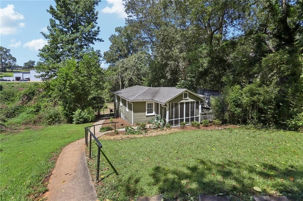 Property Photo: 1137 Woodland Avenue SE GA 30316