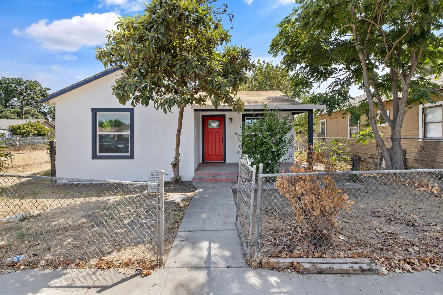 Property Photo:  2261 S Nicholas Avenue  CA 93706 