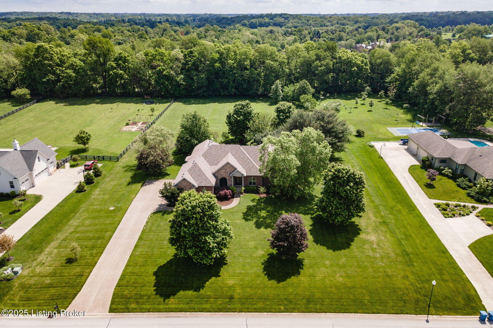 Property Photo:  2913 Harrods Crossing Blvd  KY 40014 