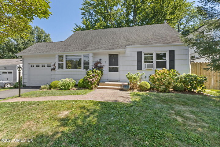 Property Photo:  6 Bonan Drive  CT 06878 