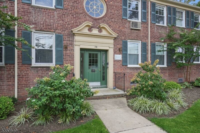 Property Photo:  176 Millburn Ave 7  NJ 07041 