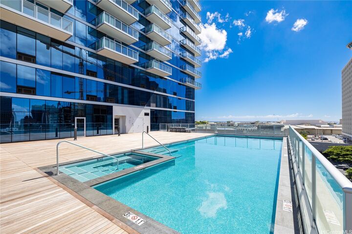 629 Keeaumoku Street 1705  Honolulu HI 96814 photo